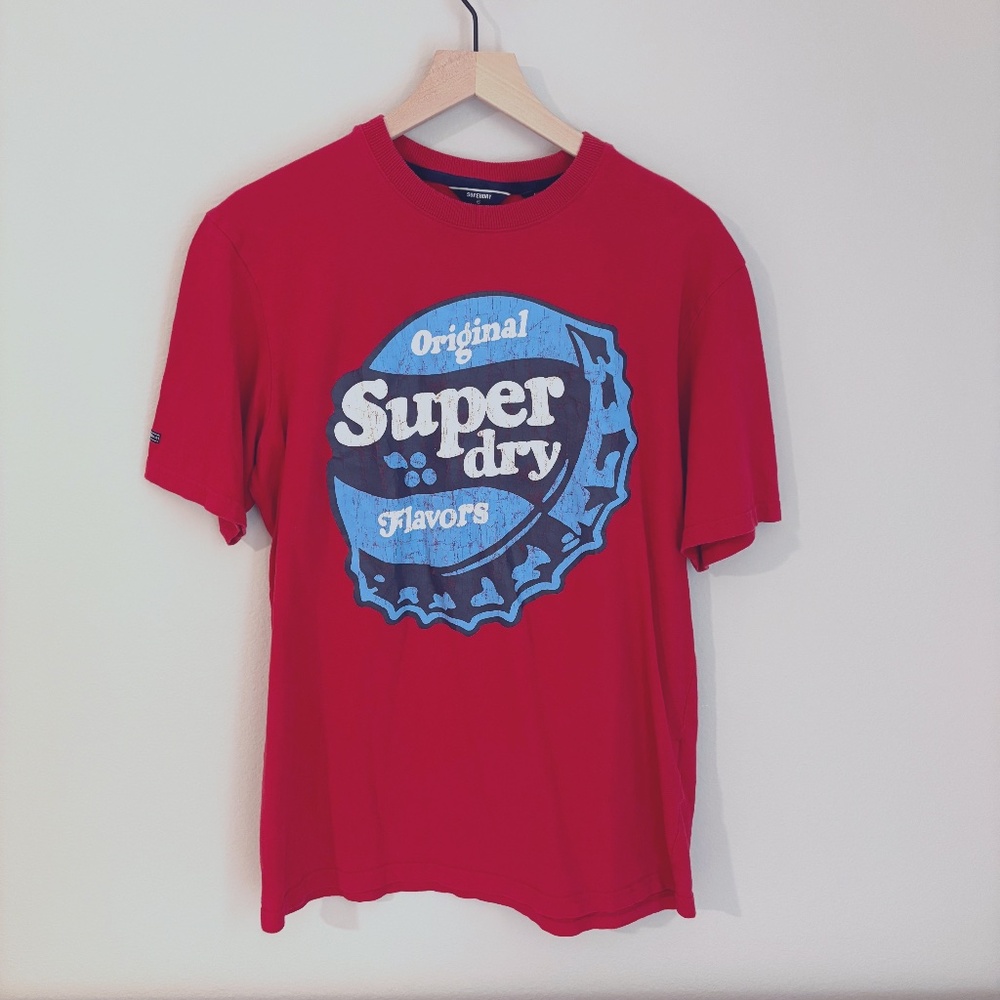 Superdry men's Bottletop t-shirt in soft cotton, Oversized Small.